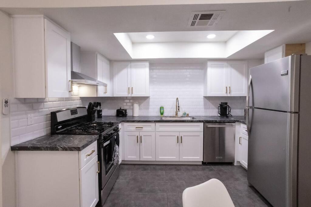 2 Bedroom Close To Las Vegas Strip Exterior photo